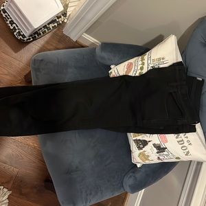 Black skinny Madewell jeans. “ROADTRIPPER” jeans